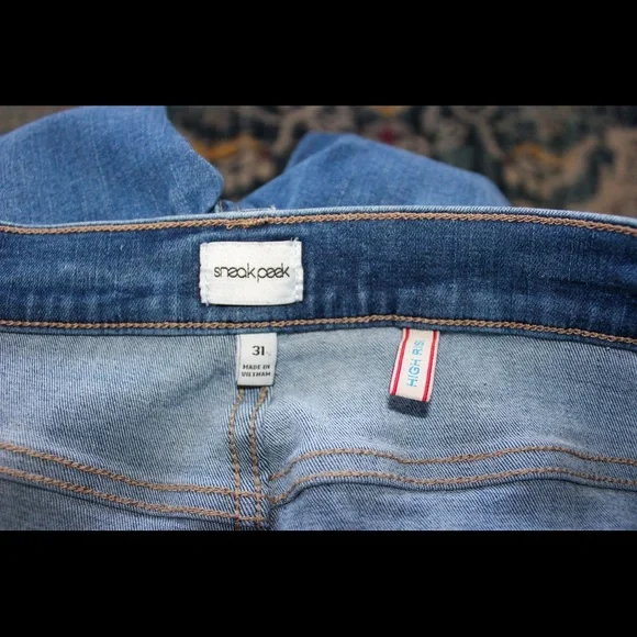 Sneak Peak High Rise Skinny Jeans. Size 31. Very small distressing. Frayed ends. - Picture 6 of 7